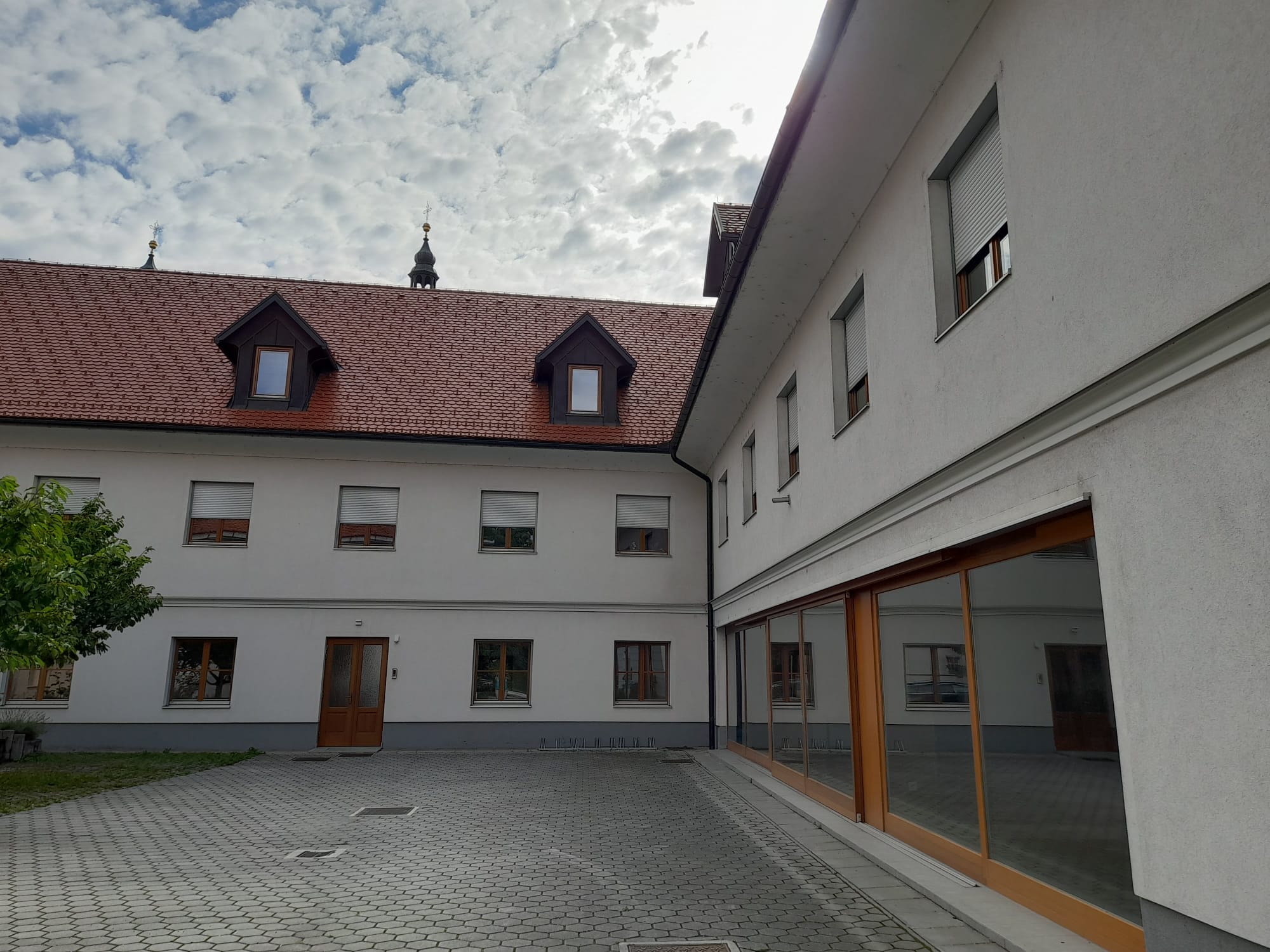 minoriti ljubljana 1